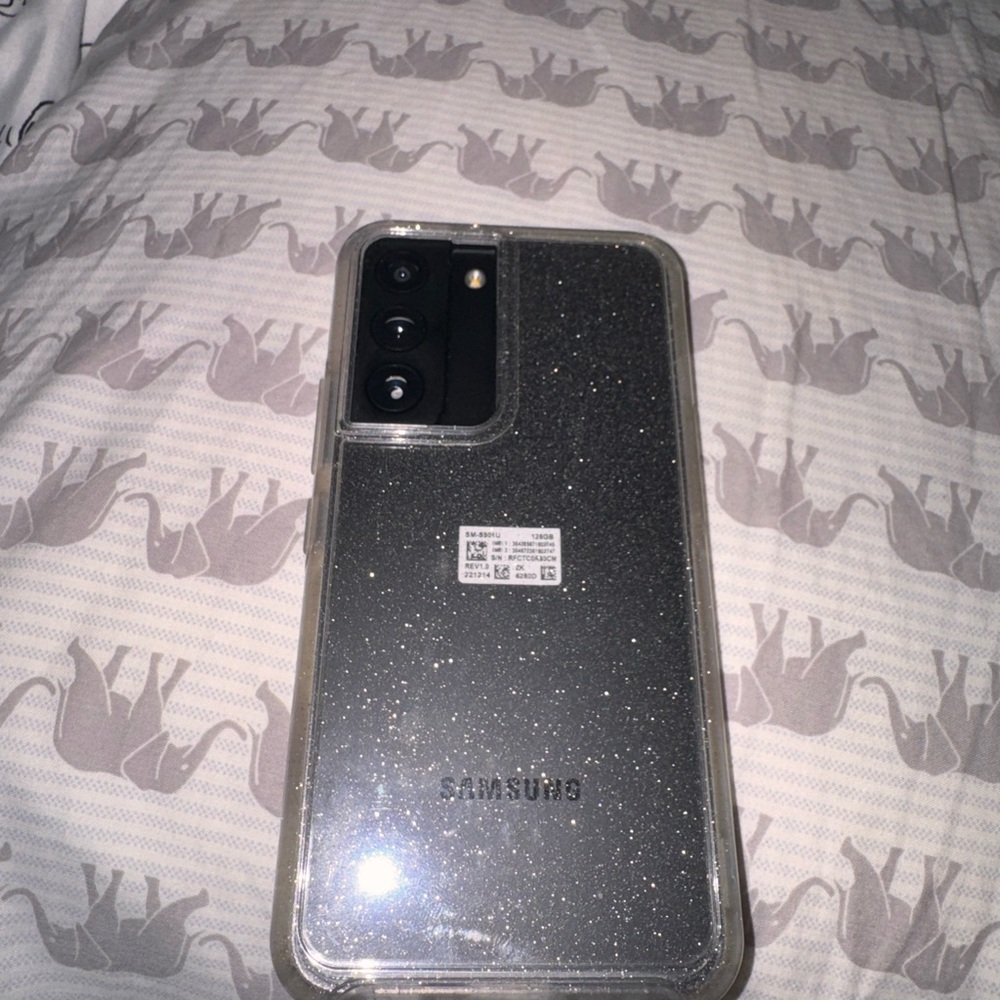 Samsung Galaxy phone and case - Verizon S22